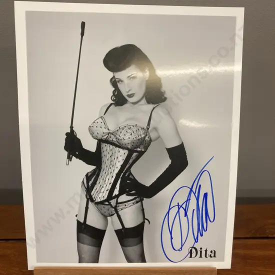 Dita von Teese Signed Photo 25 x 20cm With Hologram Authentication